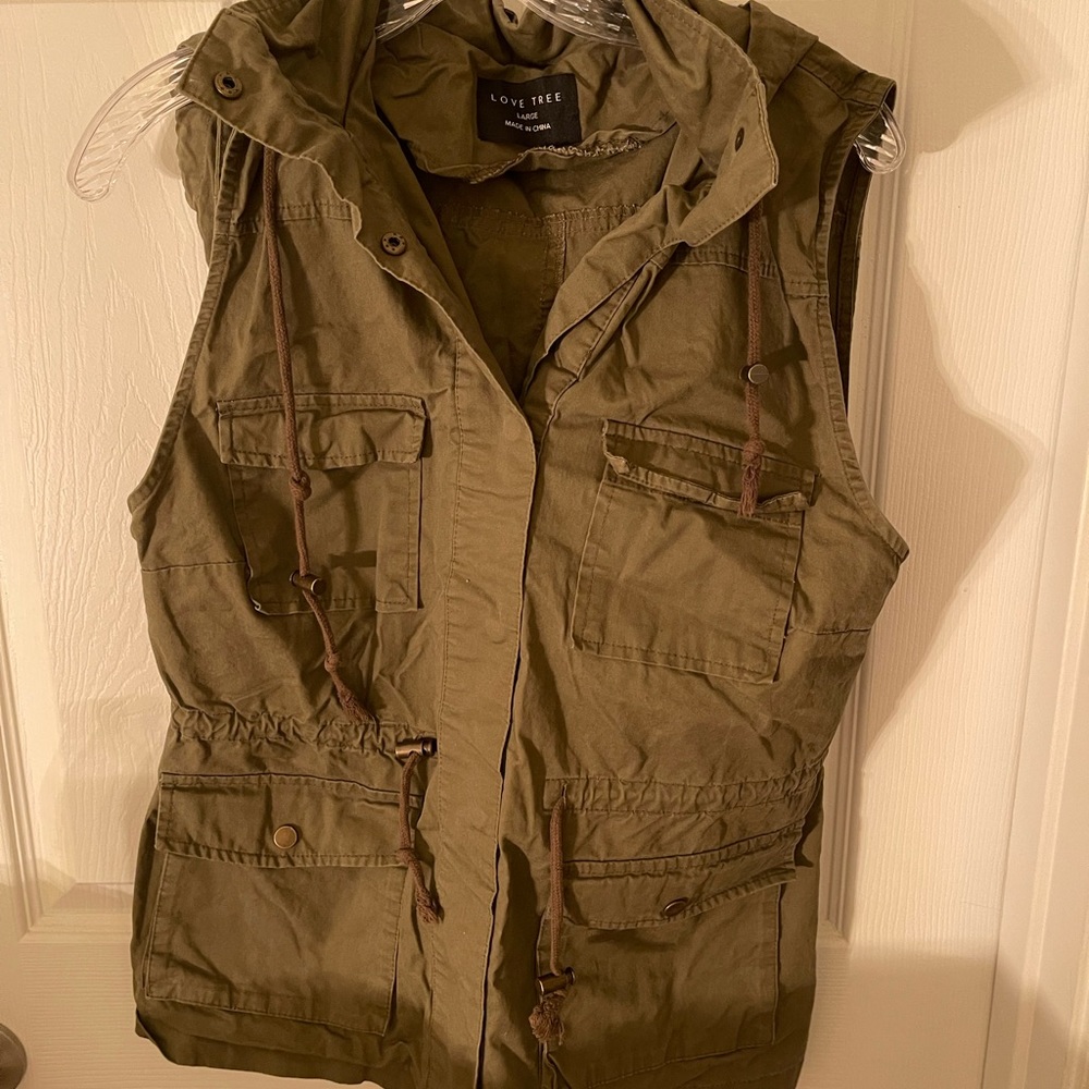 Love tree 100% cotton vest military green style size large